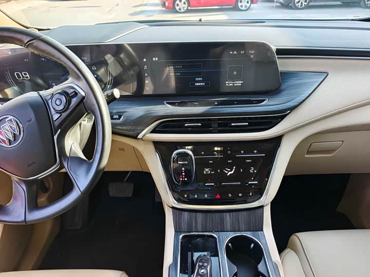 Фото 10 - Buick GL8 ES