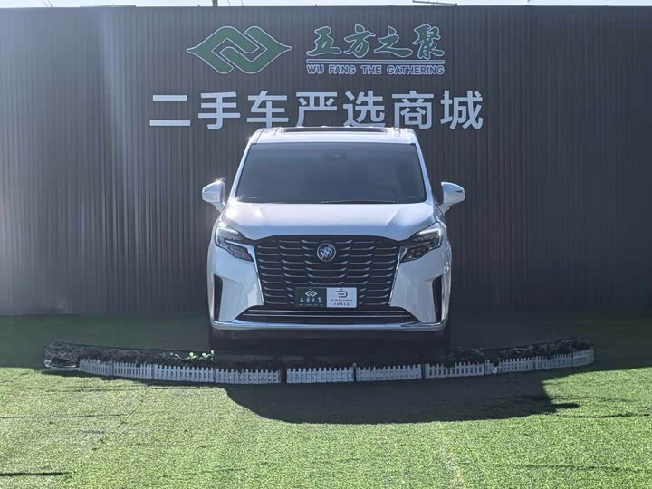 Фото 2 - Buick GL8 ES