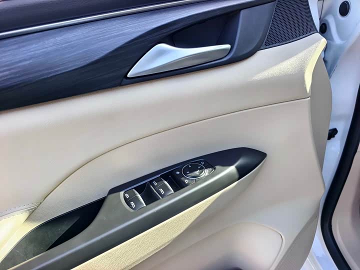 Фото 6 - Buick GL8 ES