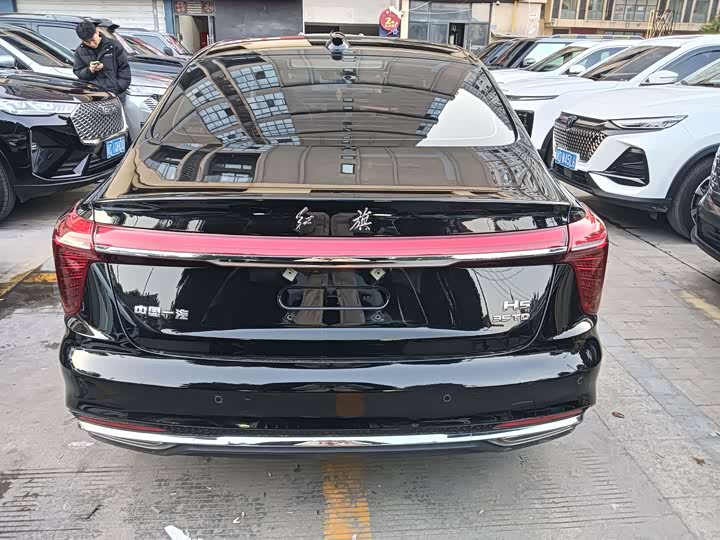 Фото 14 - Hongqi H5