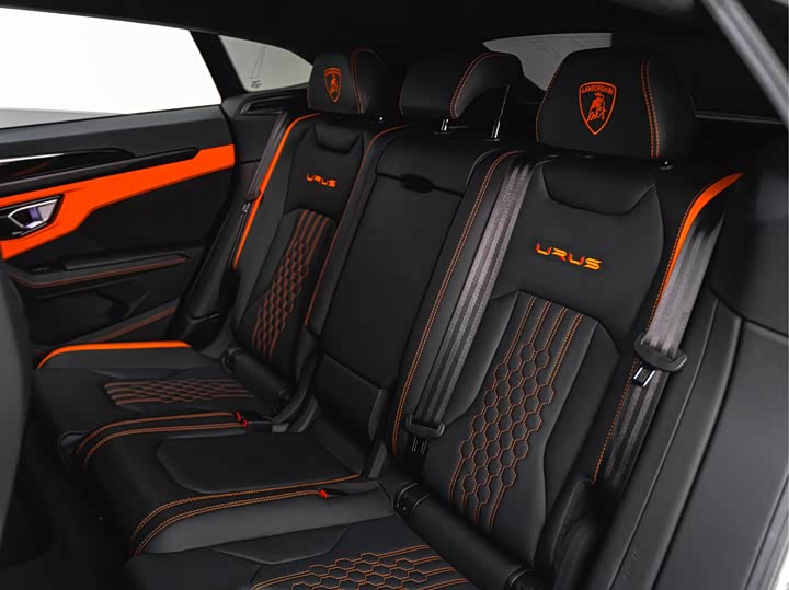 Фото 18 - Lamborghini Urus