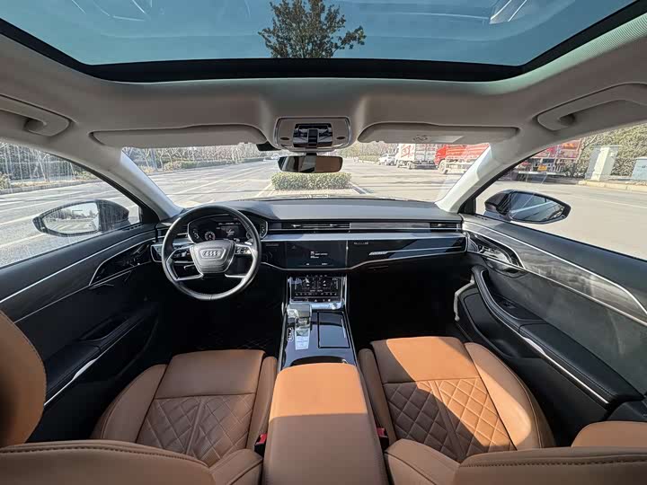 Фото 3 - Audi A8