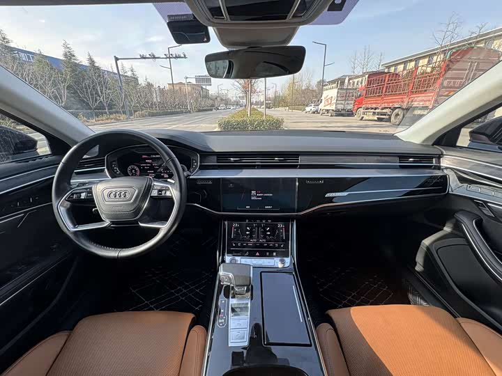Фото 6 - Audi A8