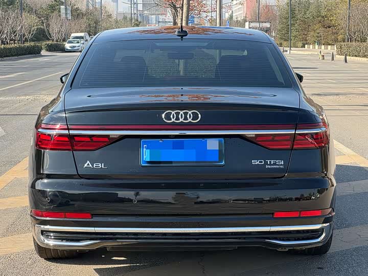 Фото 8 - Audi A8