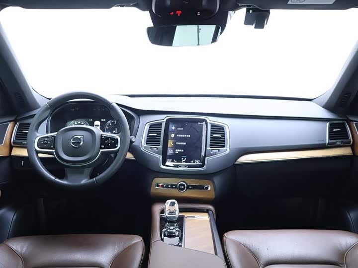 Фото 13 - Volvo XC90