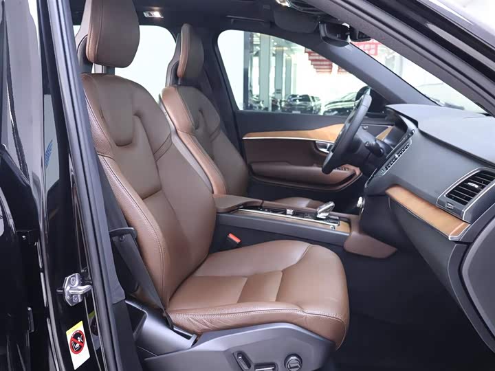 Фото 20 - Volvo XC90