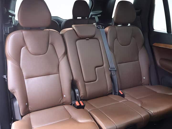 Фото 22 - Volvo XC90