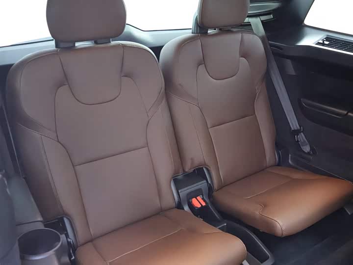 Фото 23 - Volvo XC90