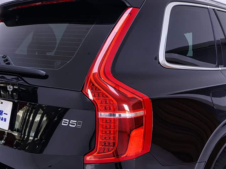 Фото 9 - Volvo XC90