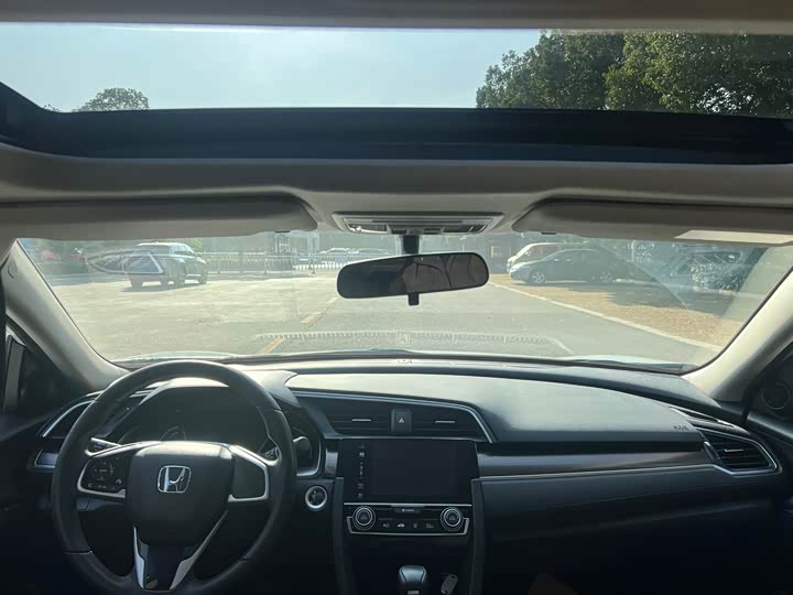 Фото 4 - Honda Civic