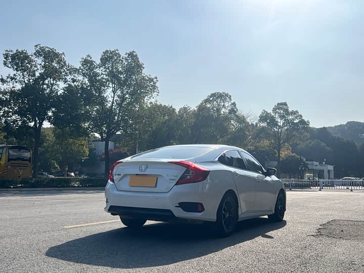 Фото 7 - Honda Civic