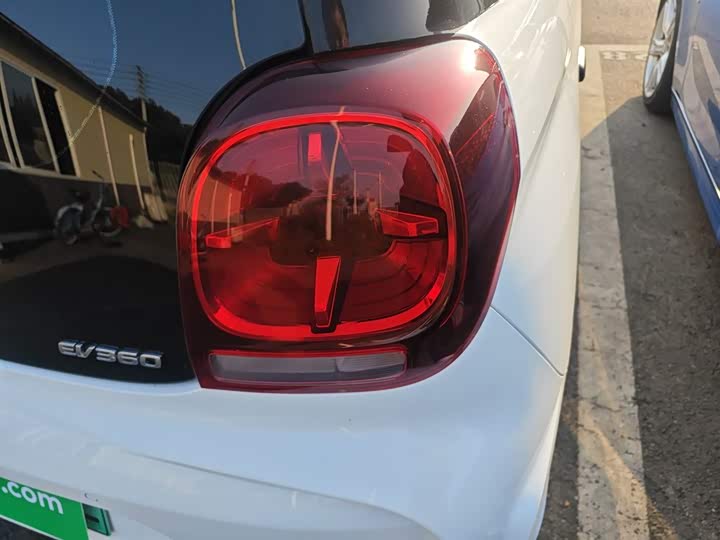 Фото 8 - Roewe Clever