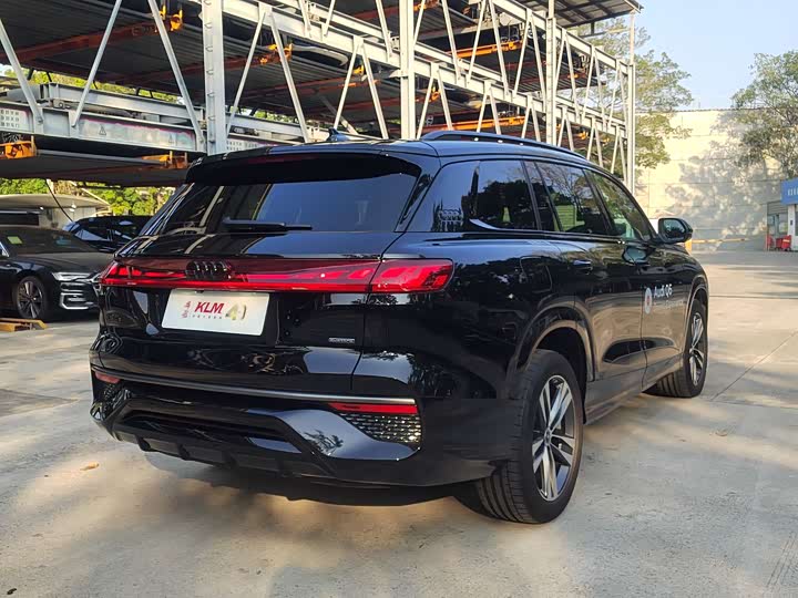 Фото 11 - Audi Q6