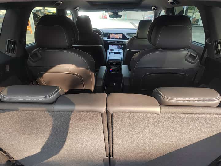 Фото 7 - Audi Q6