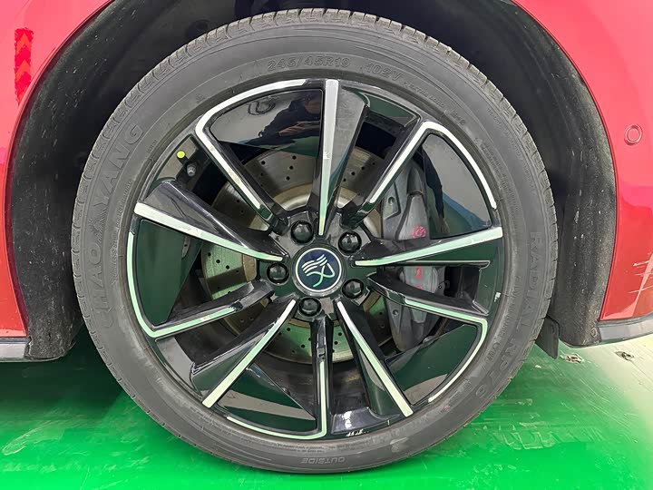 Фото 24 - BYD Han