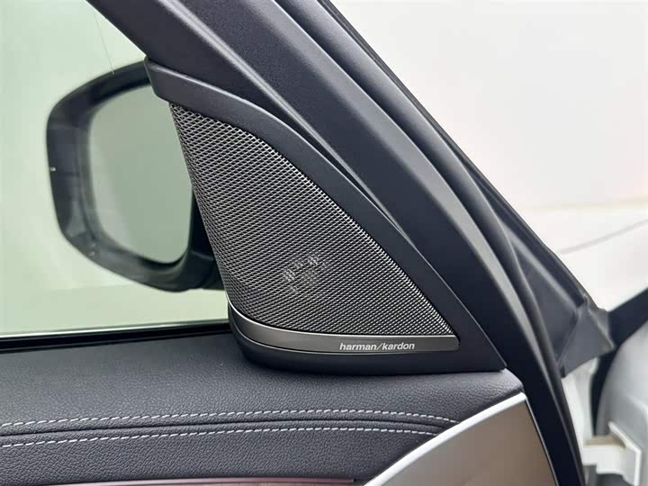 Фото 15 - BMW 5 Series