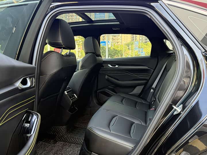 Фото 18 - Geely Preface