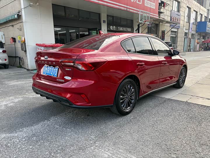 Фото 4 - Ford Focus