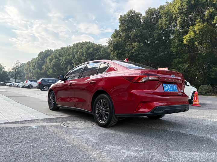 Фото 5 - Ford Focus