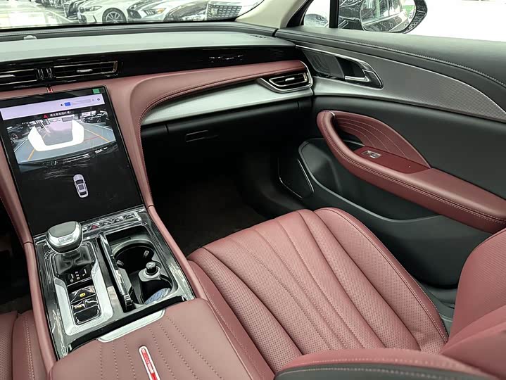 Фото 9 - Hongqi H5