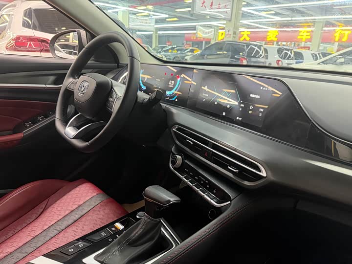 Фото 18 - Changan Eado Plus