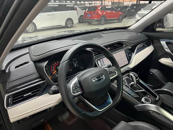 Фото 6 - Geely Atlas