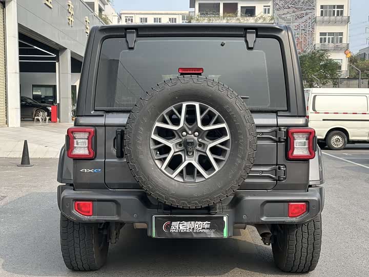 Фото 5 - Jeep Wrangler Hybrid
