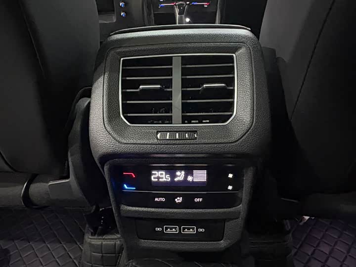 Фото 16 - Volkswagen Tayron