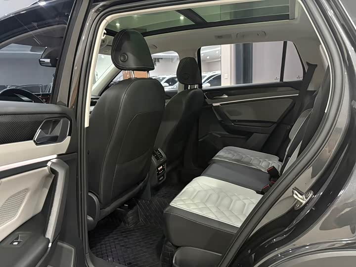 Фото 18 - Volkswagen Tayron