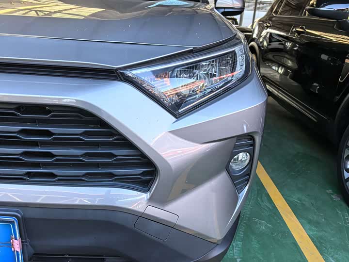 Фото 17 - Toyota RAV4