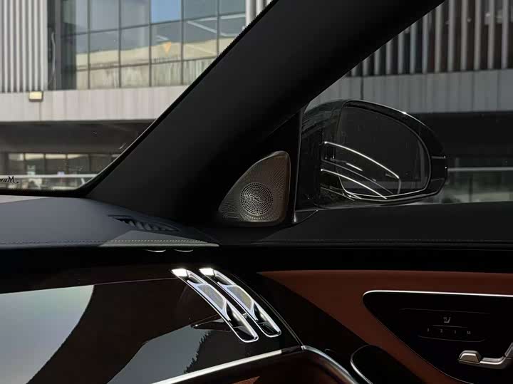 Фото 11 - Mercedes-Benz S-Class