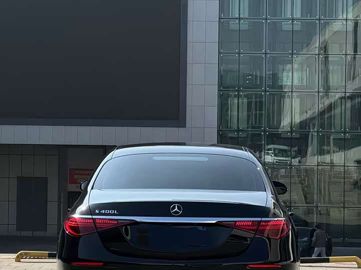 Фото 13 - Mercedes-Benz S-Class