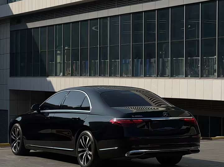 Фото 14 - Mercedes-Benz S-Class