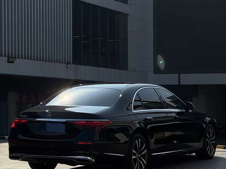 Фото 15 - Mercedes-Benz S-Class