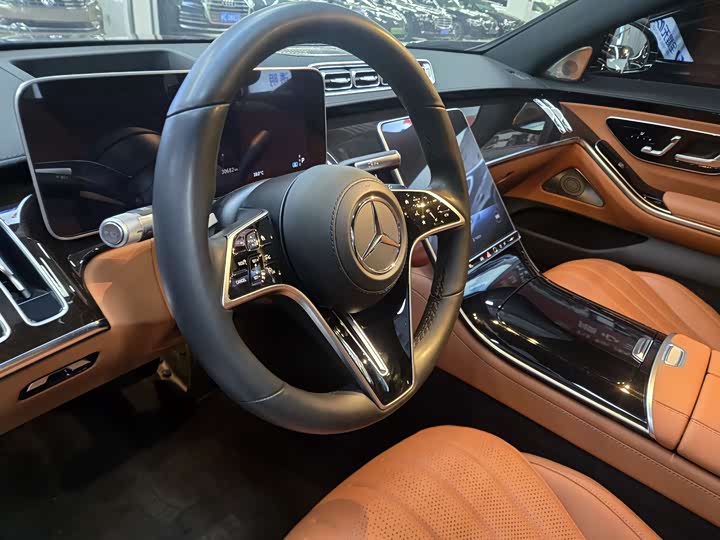 Фото 16 - Mercedes-Benz S-Class