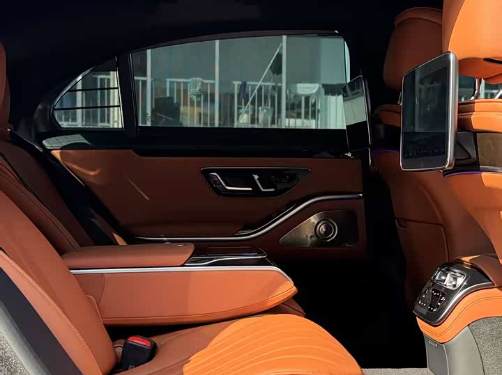 Фото 6 - Mercedes-Benz S-Class