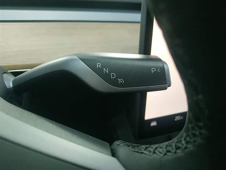 Фото 14 - Tesla Model 3