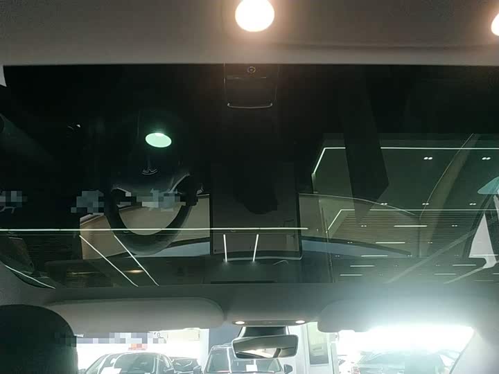 Фото 18 - Tesla Model 3