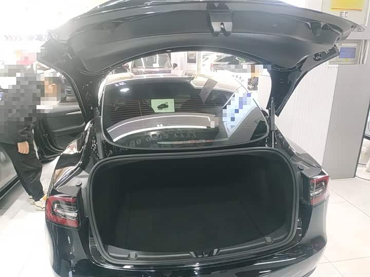 Фото 19 - Tesla Model 3