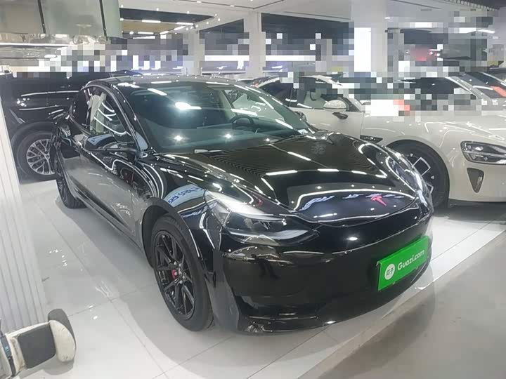 Фото 4 - Tesla Model 3