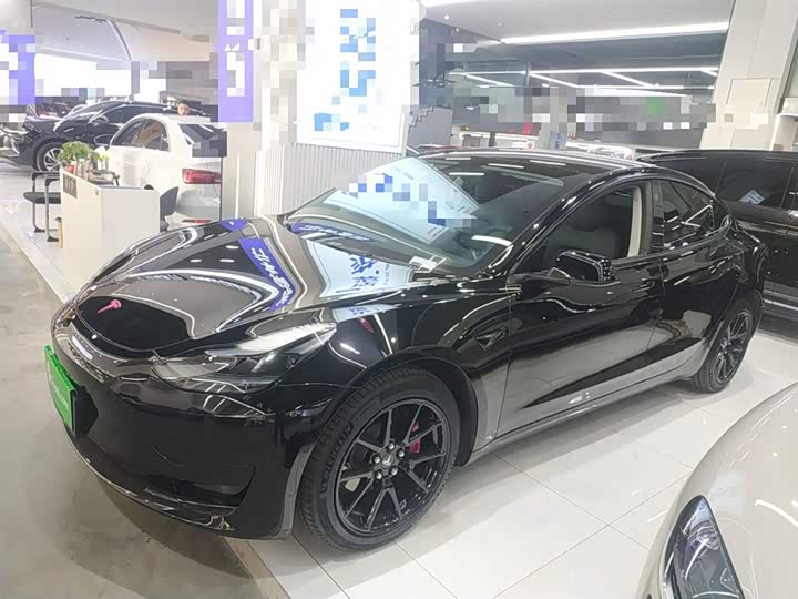 Фото 5 - Tesla Model 3