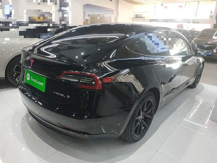 Фото 7 - Tesla Model 3