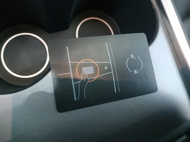 Фото 9 - Tesla Model 3