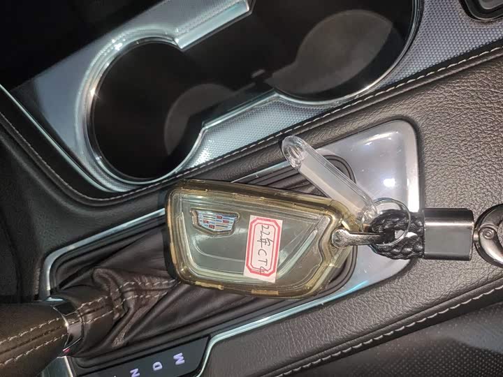 Фото 9 - Cadillac CT4