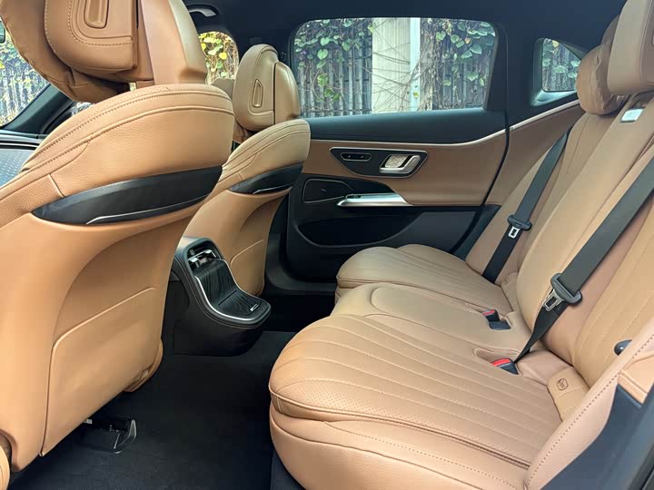 Фото 10 - Mercedes-Benz E-Class