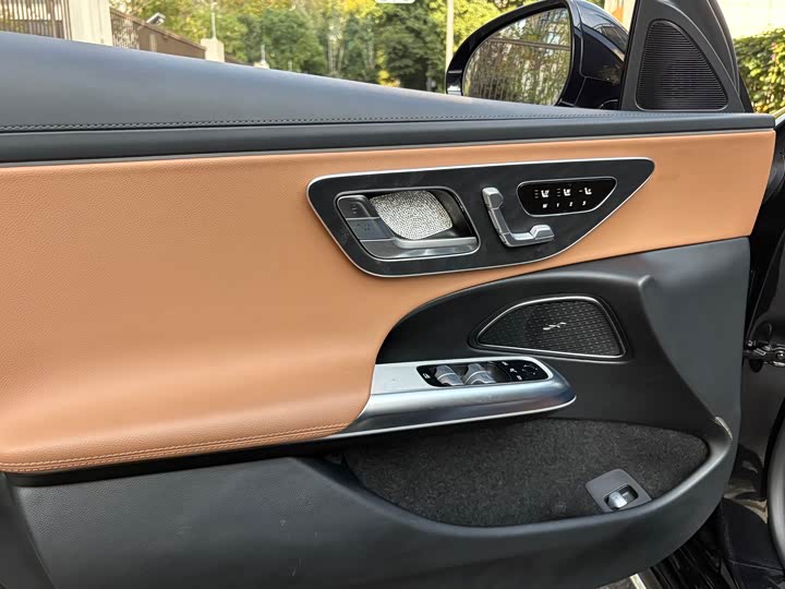 Фото 11 - Mercedes-Benz E-Class