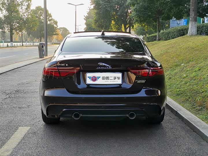 Фото 5 - Jaguar XE L