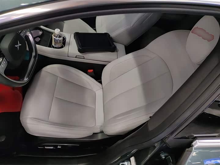 Фото 15 - XPeng P7