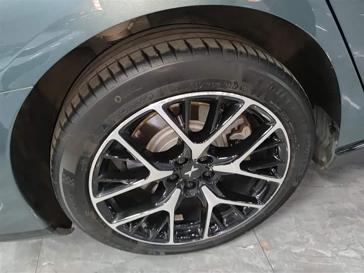 Фото 26 - XPeng P7