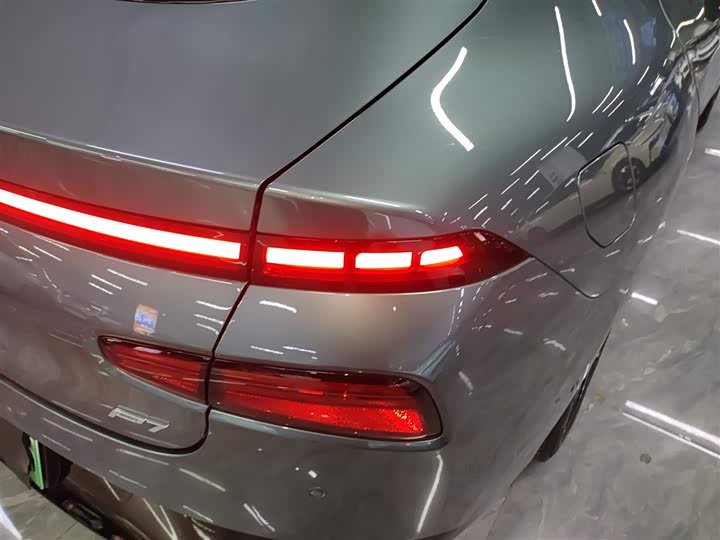 Фото 8 - XPeng P7